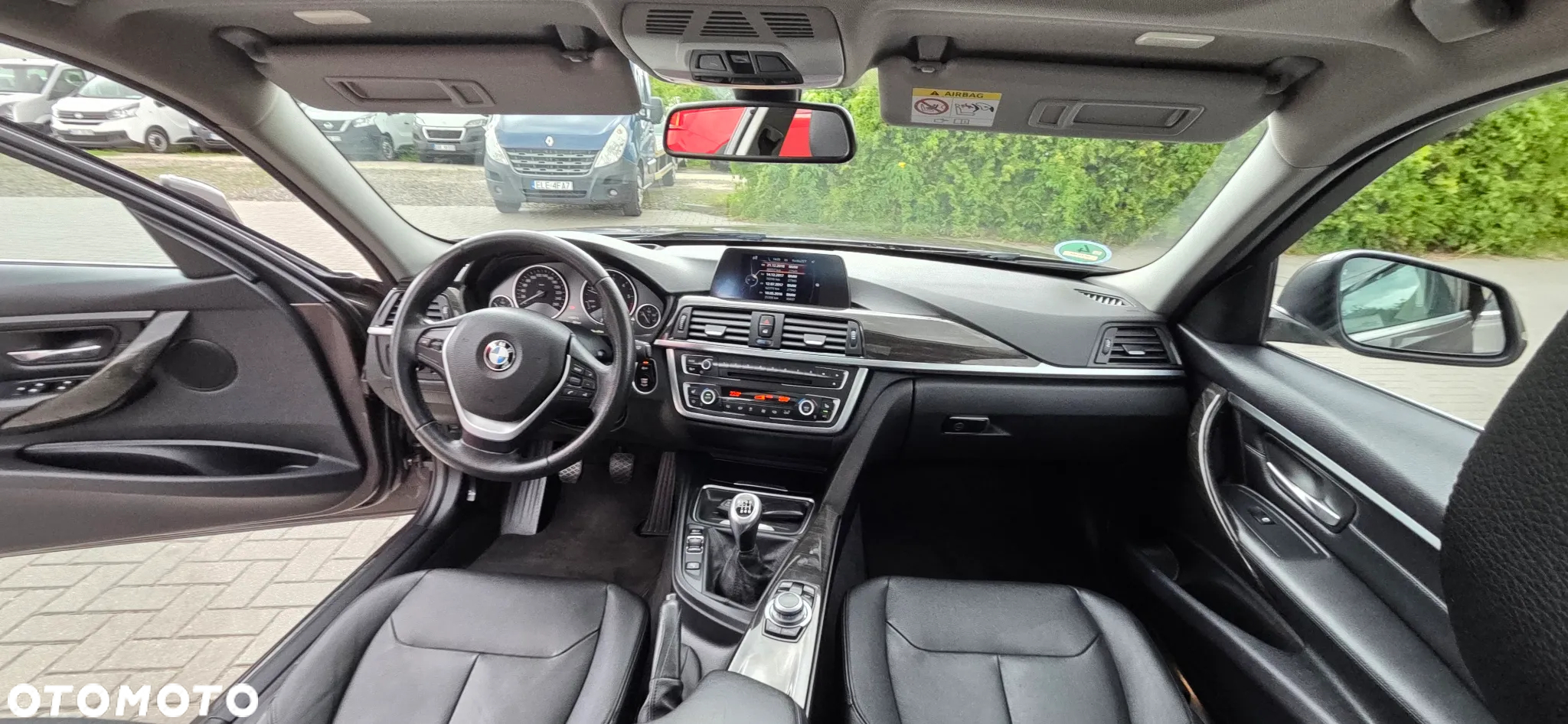 BMW Seria 3 320d Touring xDrive Sport Line - 36