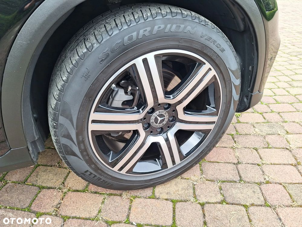 Mercedes-Benz GLC 220 d 4Matic 9G-TRONIC AMG Line - 23