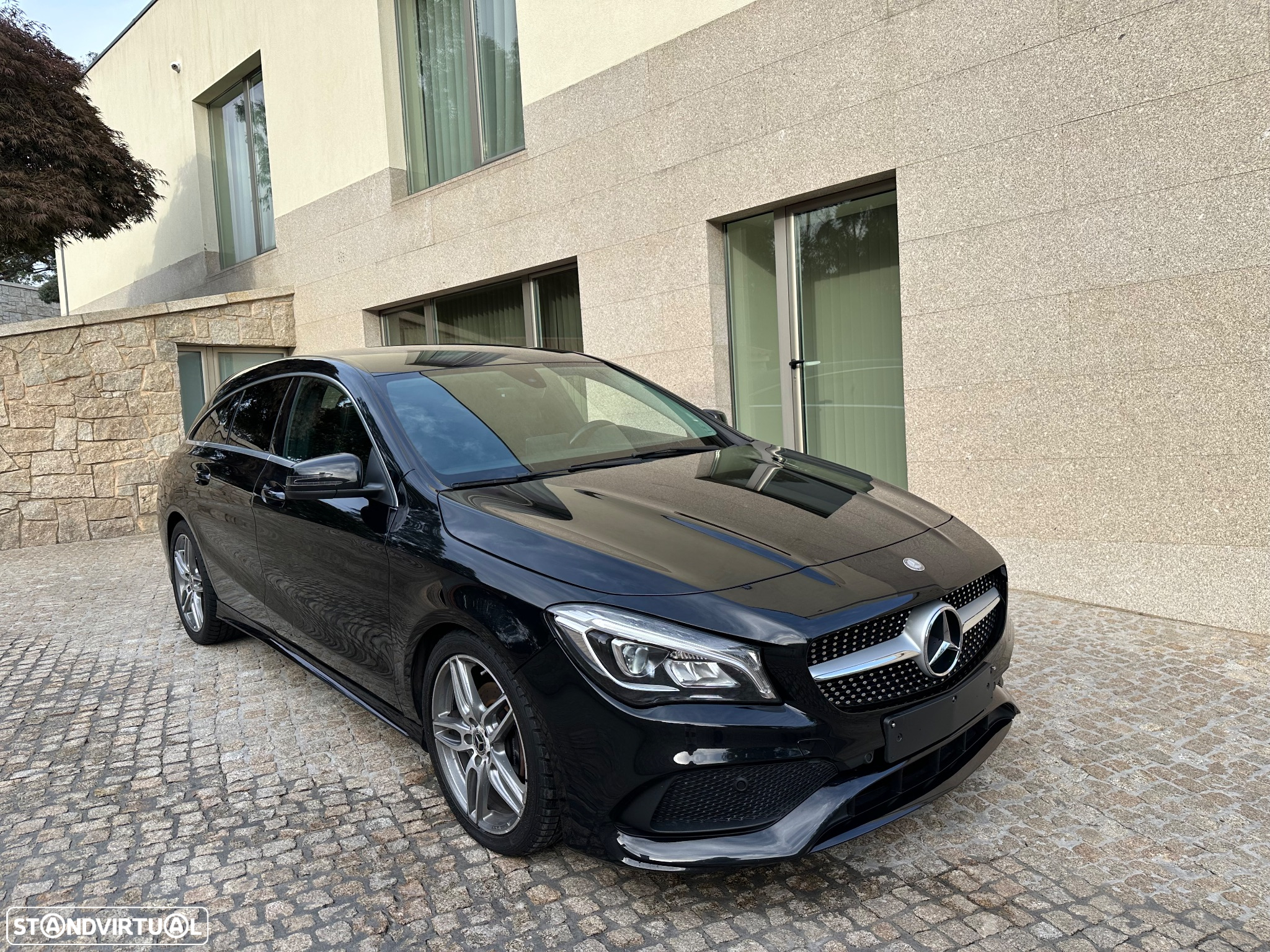 Mercedes-Benz CLA 180 d Shooting Brake AMG Line - 3