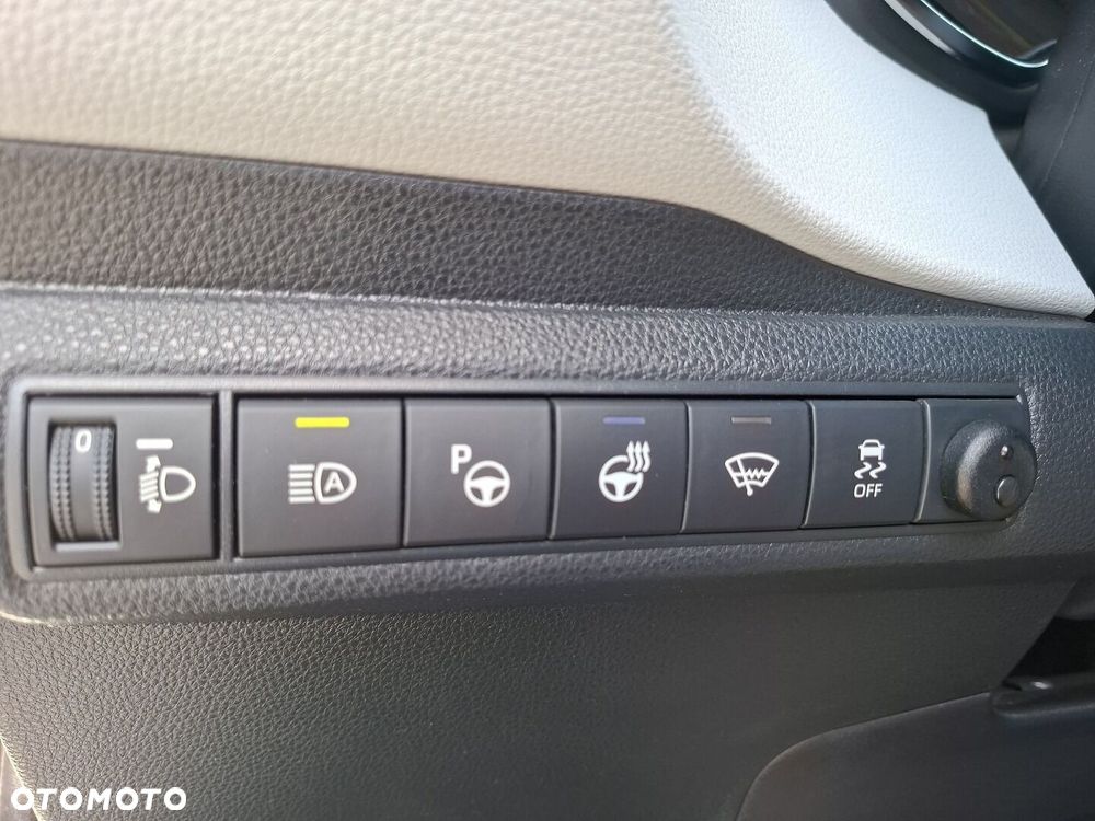 Toyota Corolla 1.8 Hybrid GPF Executive - 19
