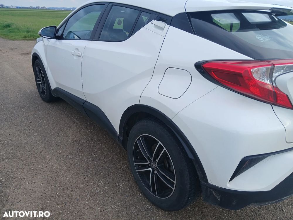 Toyota C-HR 1.8 HSD 4x2 CVT C-ult LED - 6