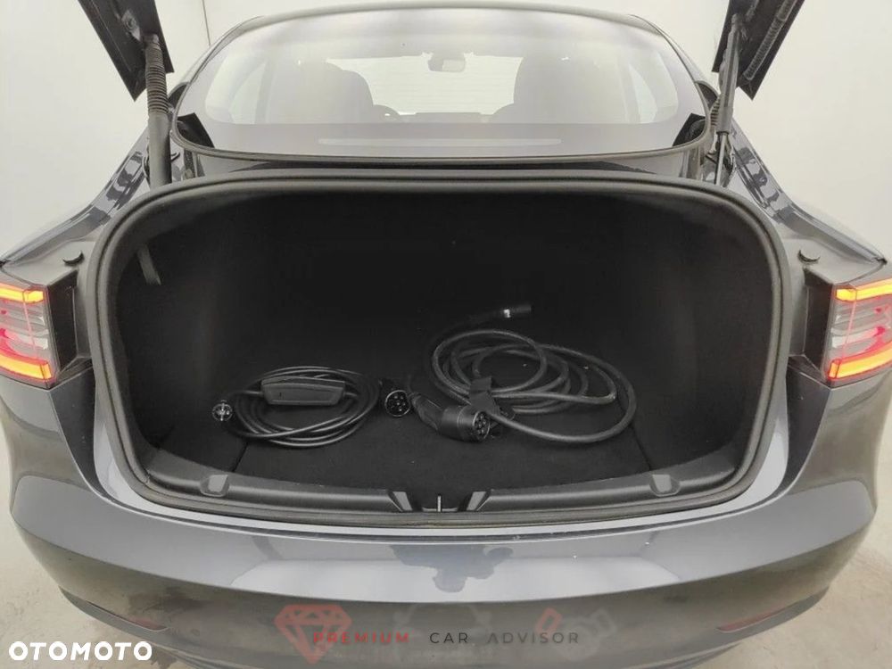 Tesla Model 3 Langstreckenbatterie Allradantrieb Dual Motor - 17