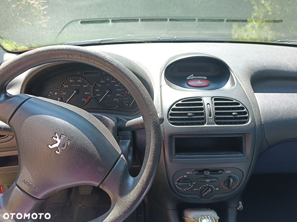 Peugeot 206 - 6