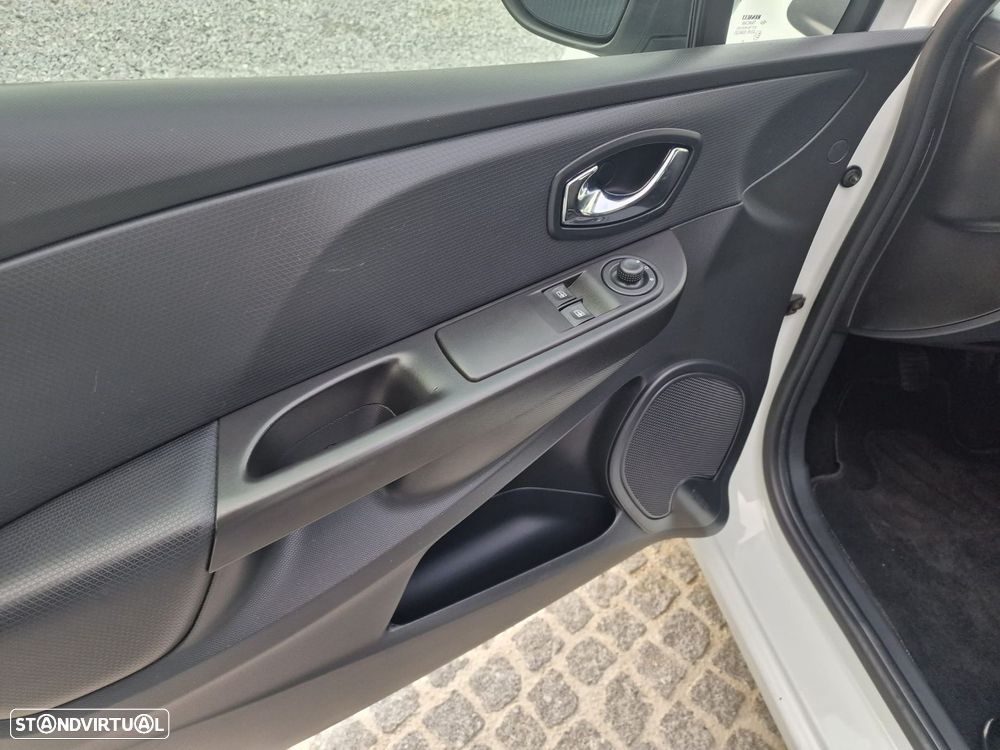 Renault Clio 1.5 dCi Confort - 29