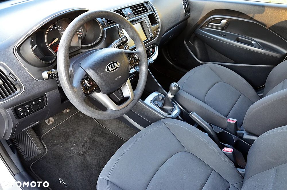 Kia Rio - 10