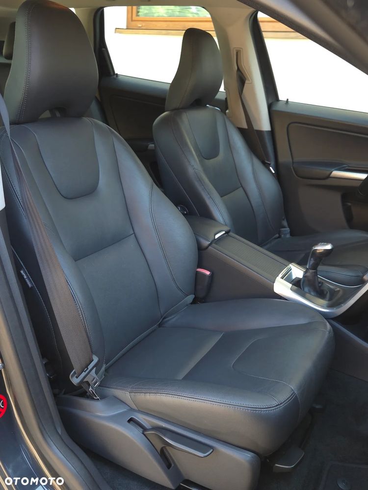 Volvo XC 60 D4 Drive-E R-Design Momentum - 28