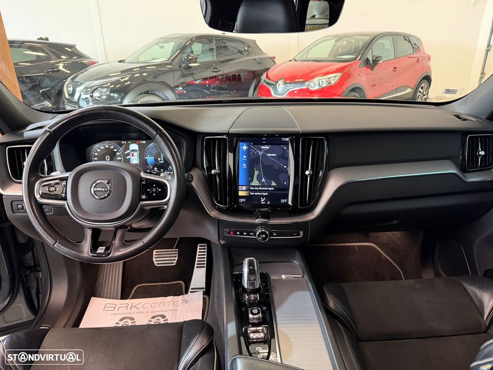 Volvo XC 60 2.0 T8 PHEV R-Design AWD - 12