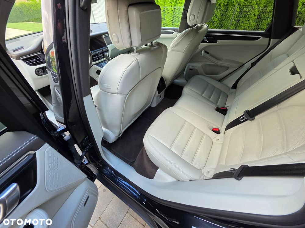 Porsche Macan - 23