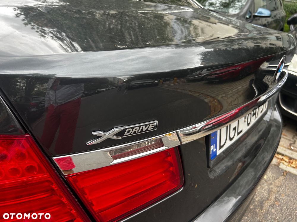BMW Seria 7 750i L - 7