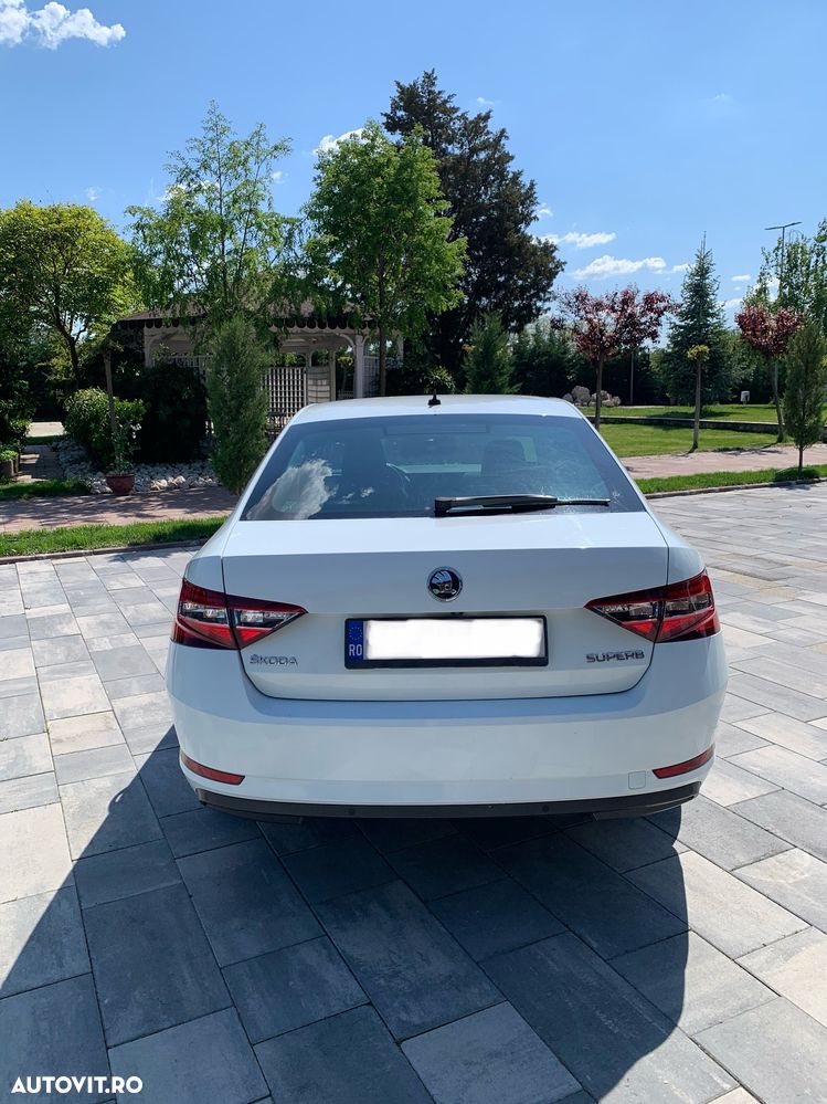 Skoda Superb 2.0 TDI DSG L&K - 6
