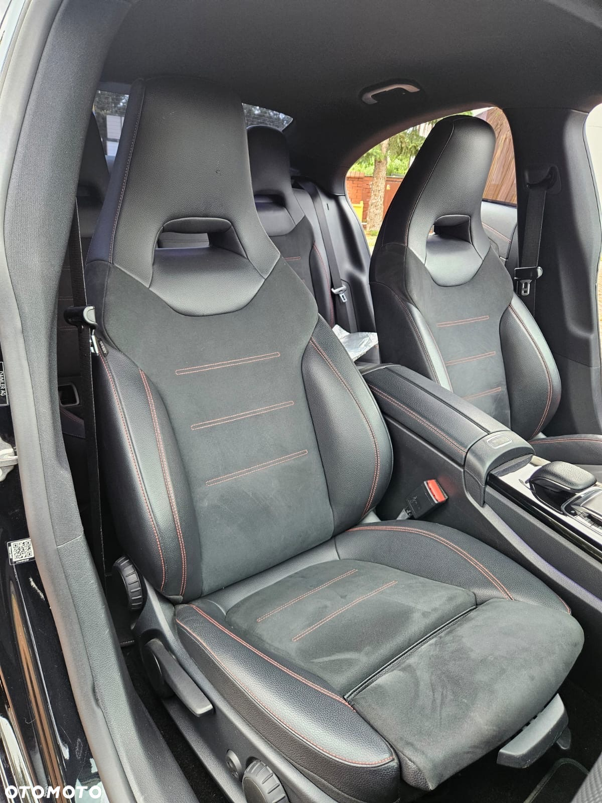 Mercedes-Benz CLA 200 7G-DCT AMG Line - 22