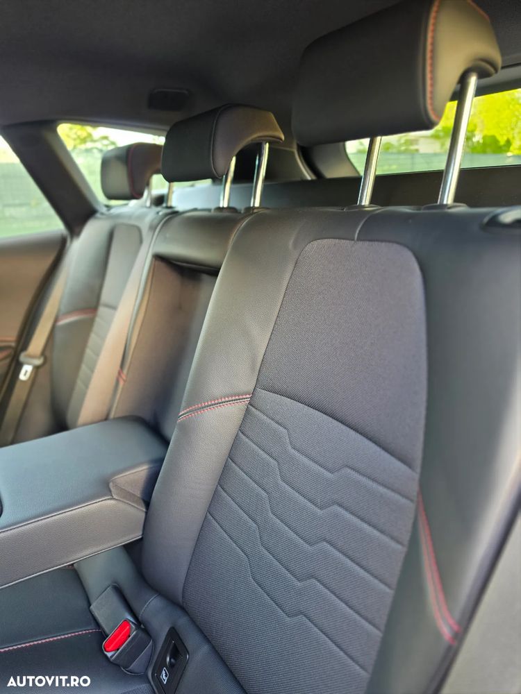 Toyota Corolla - 11