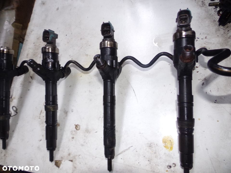 Wtryski Toyota Land cruiser 3.0 D4D 23670-30020 - 1