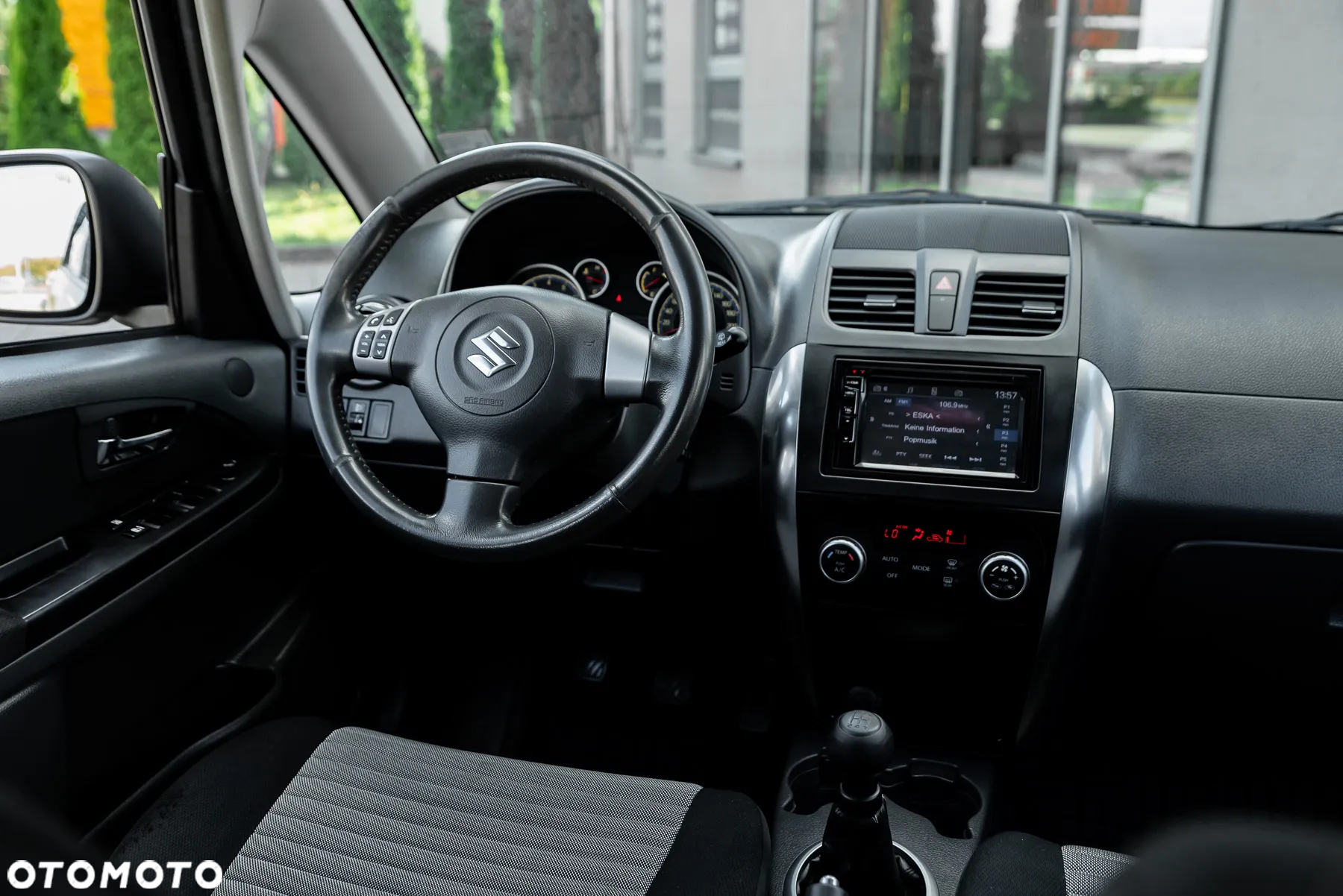 Suzuki SX4 1.6 Premium - 25