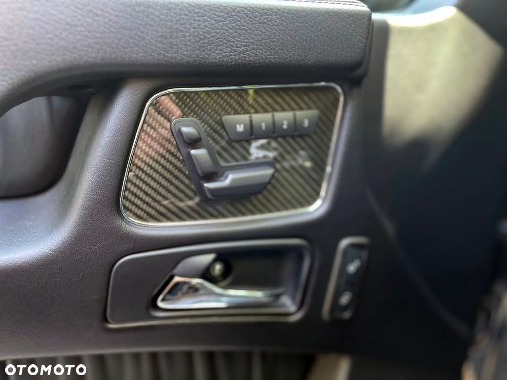 Mercedes-Benz Klasa G 63 AMG AMG SPEEDSHIFT 7G-TRONIC - 25