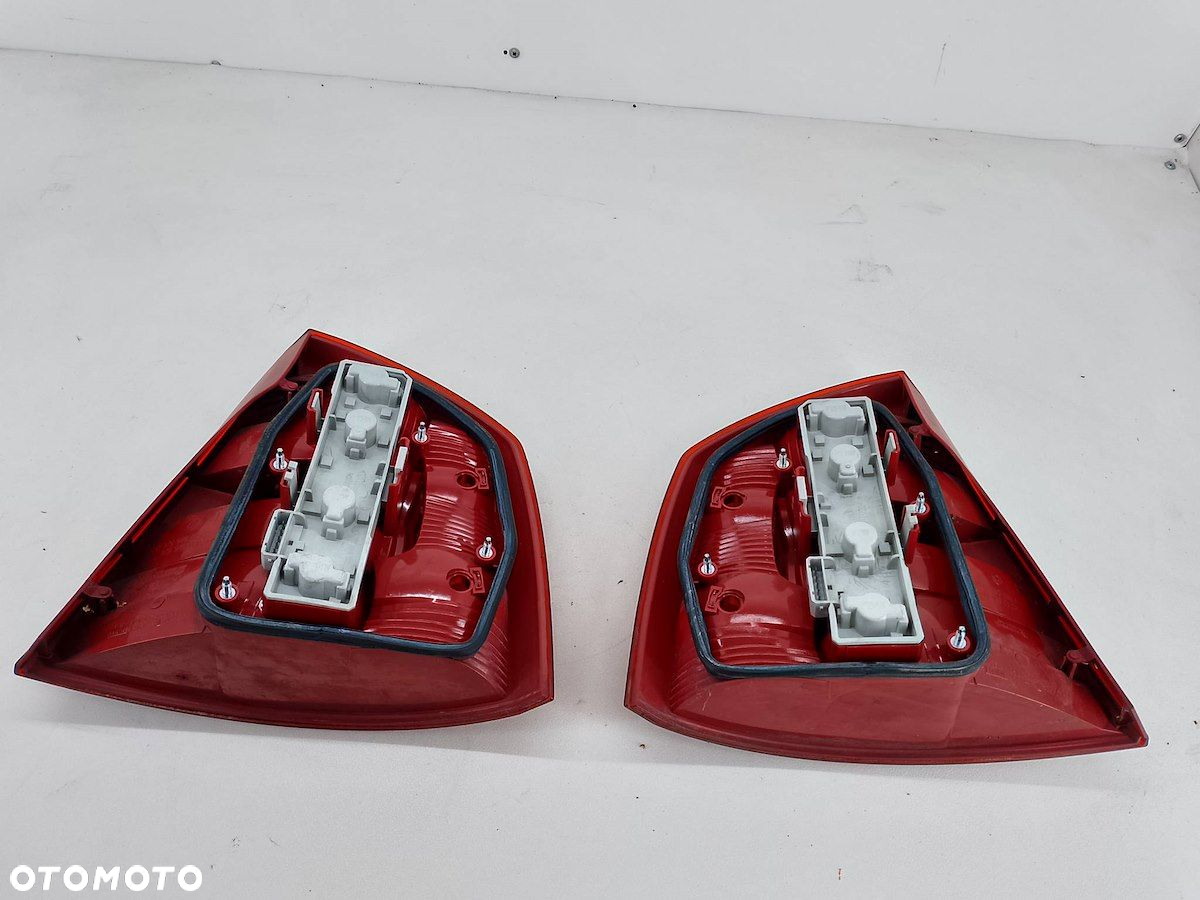 LAMPY TYŁ KOMPLET SKODA OCTAVIA II 1Z5945096A  1Z5945095A HATCHBACK - 5