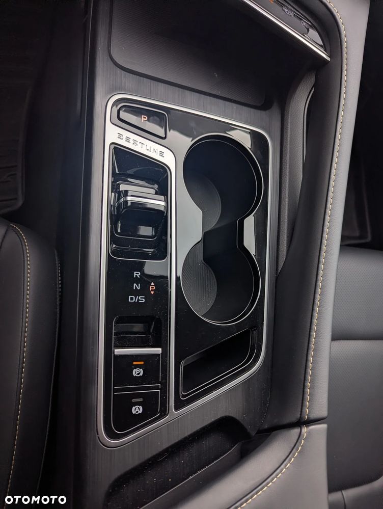 Bestune B70 2.0T Elegance - 9