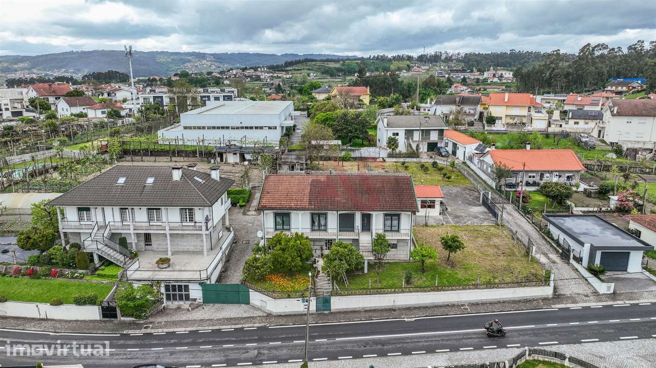 Moradia Bifamiliar T6 em Medelo, Fafe - Grande imagem: 3/39