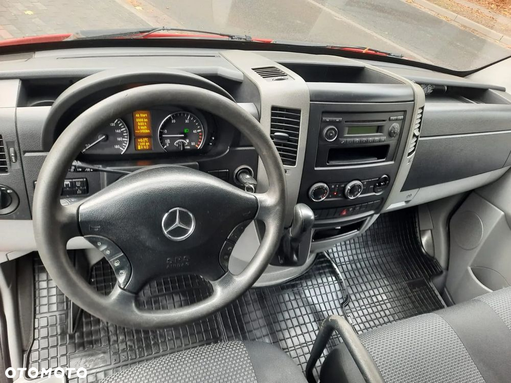 Mercedes-Benz Sprinter - 21