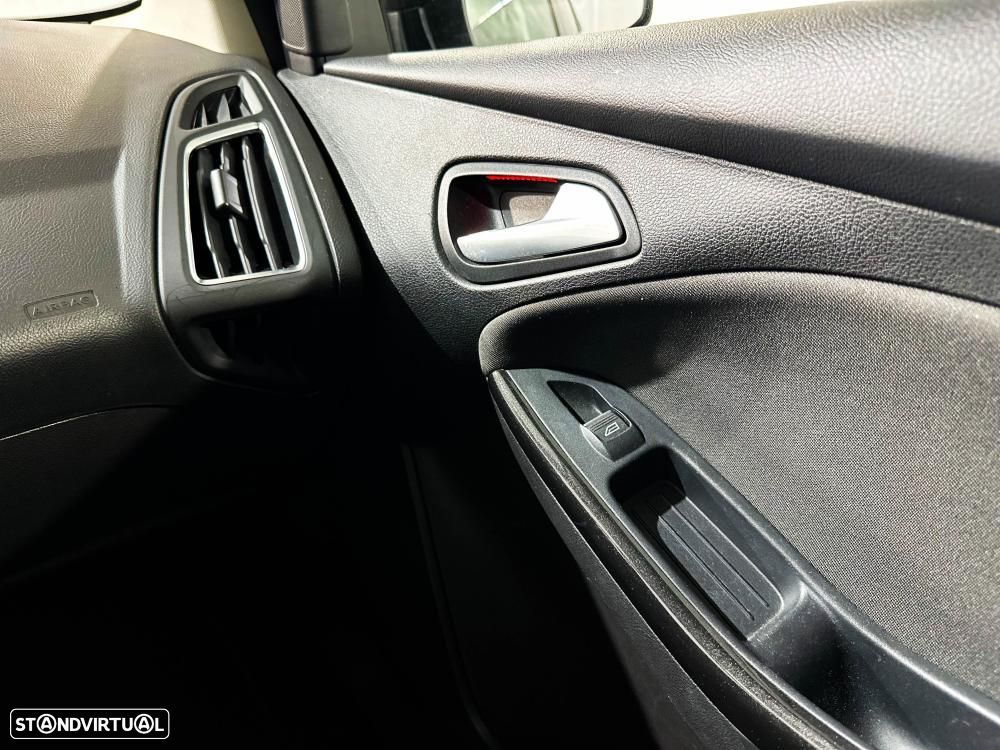 Ford Focus 1.5 TDCi Titanium - 29