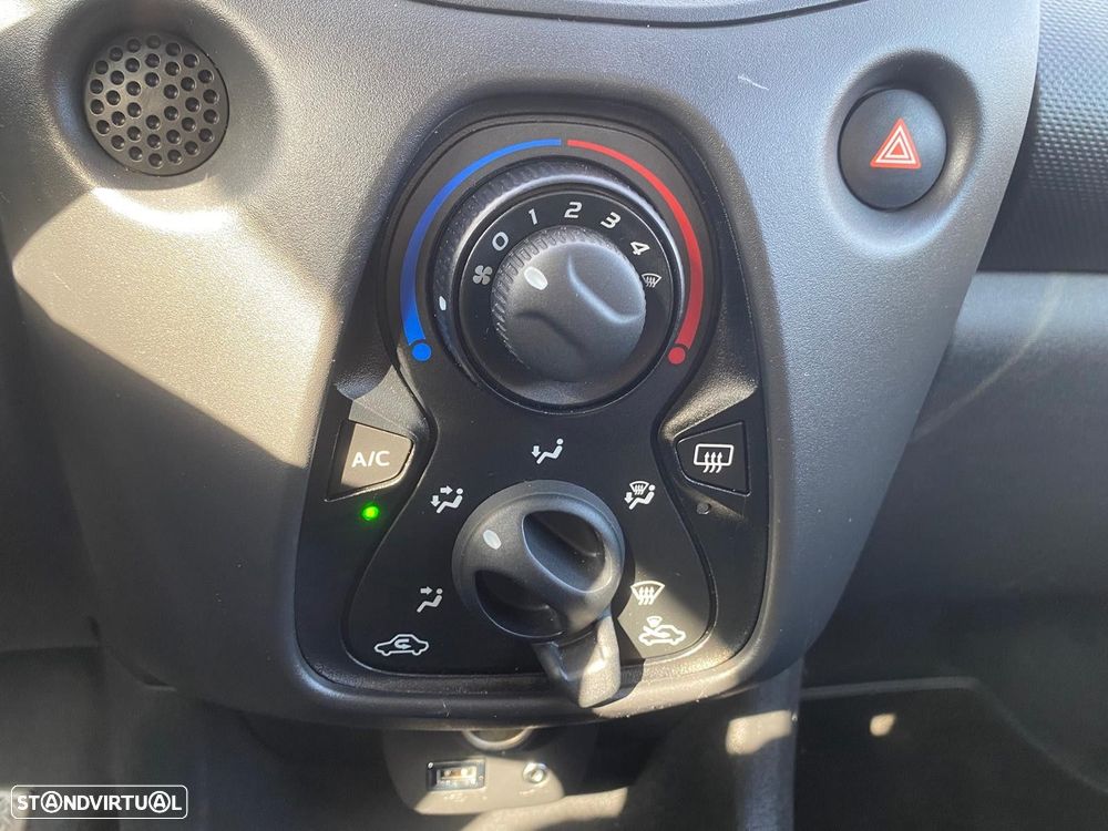 Toyota Aygo 1.0 X-Play - 19