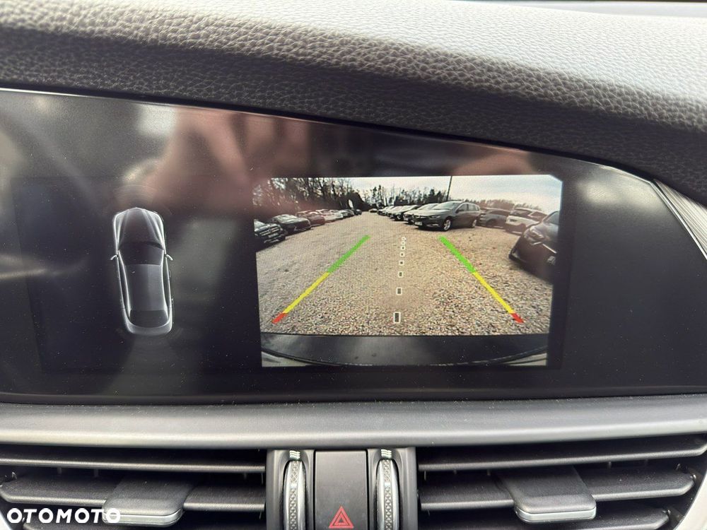 Alfa Romeo Giulia - 35