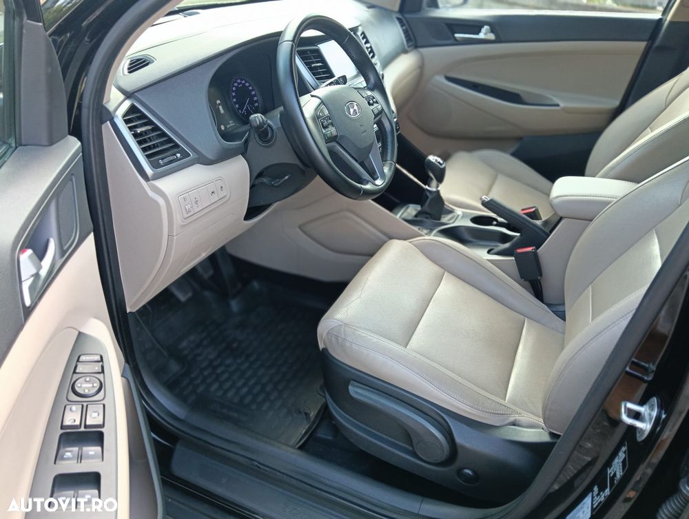 Hyundai Tucson blue 1.7 CRDi 2WD Style - 24