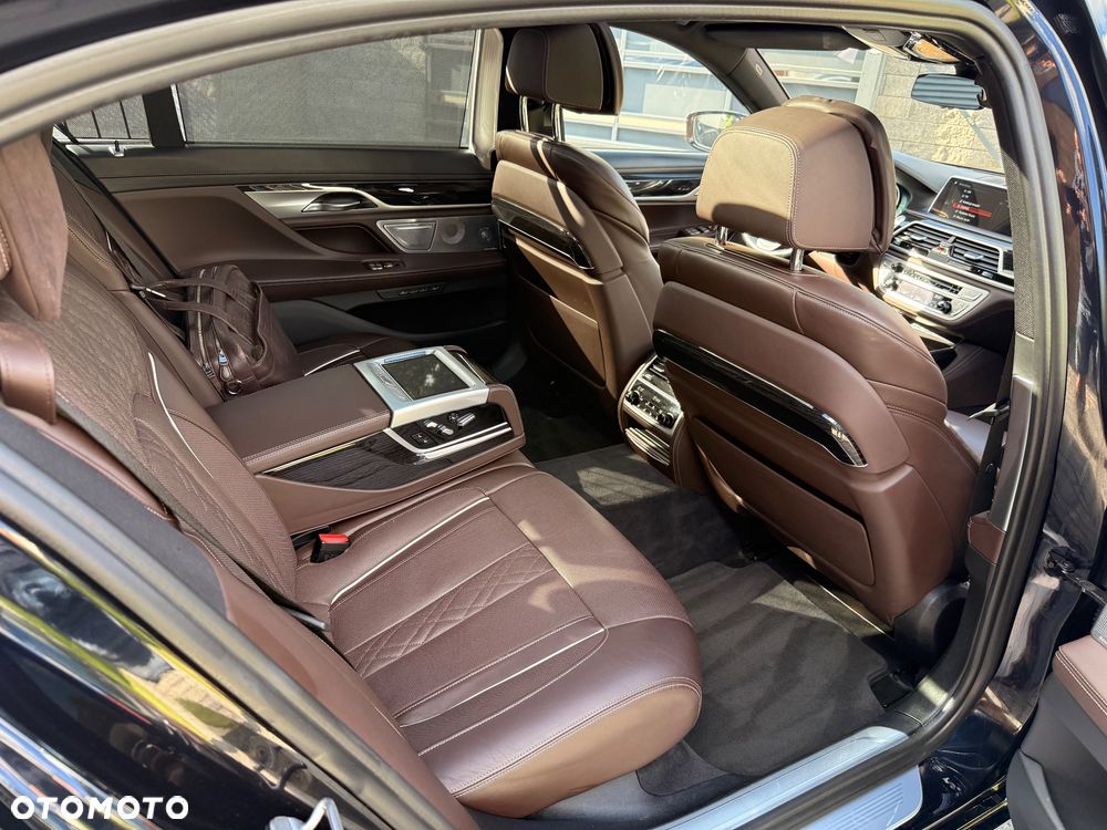 BMW Seria 7 750Li - 13