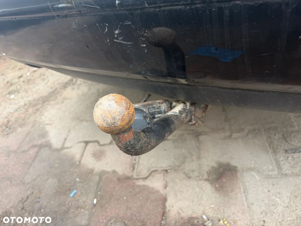 Audi A8D2 hak samochodowy z tabliczką - 1