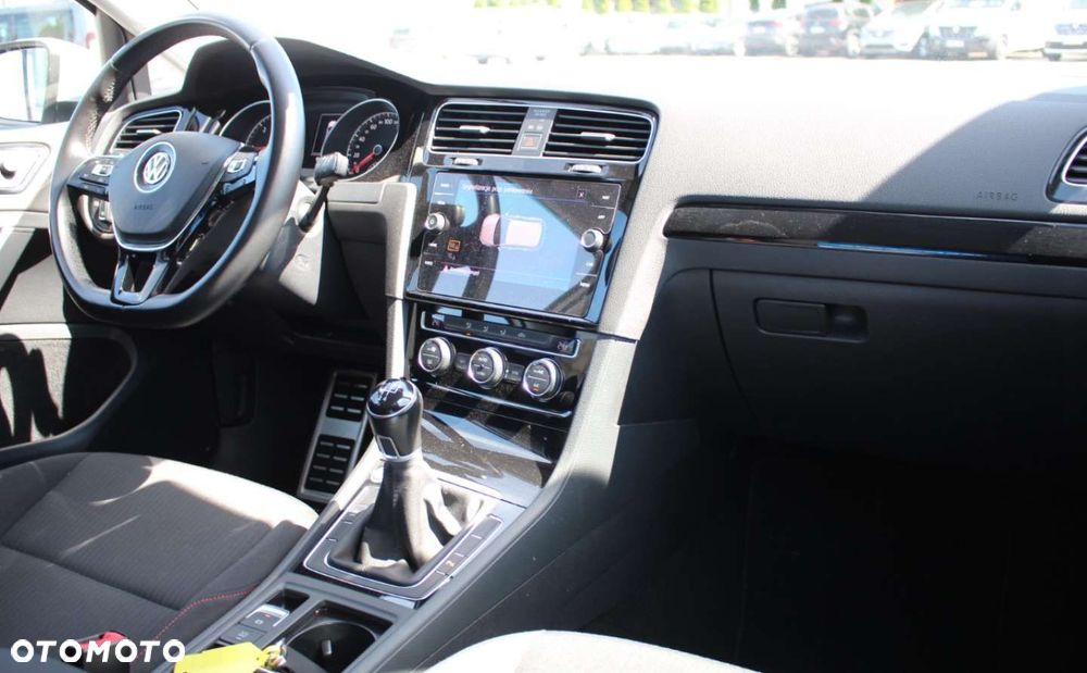 Volkswagen Golf - 17