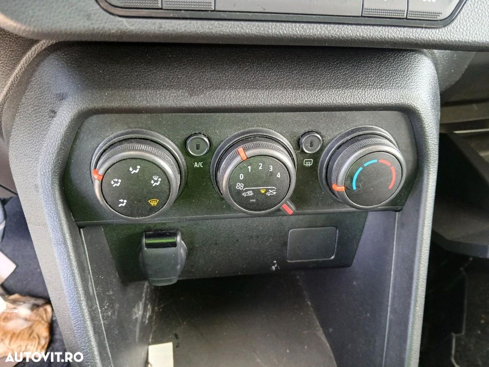 Dacia Sandero - 9