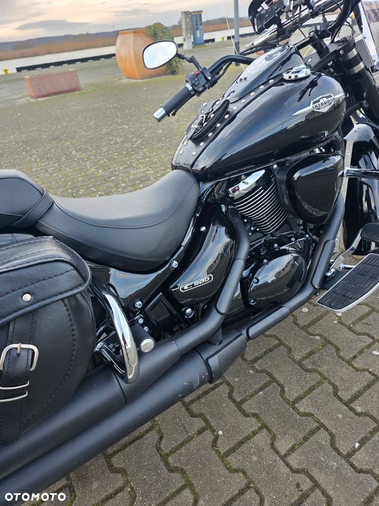 Suzuki Intruder - 9