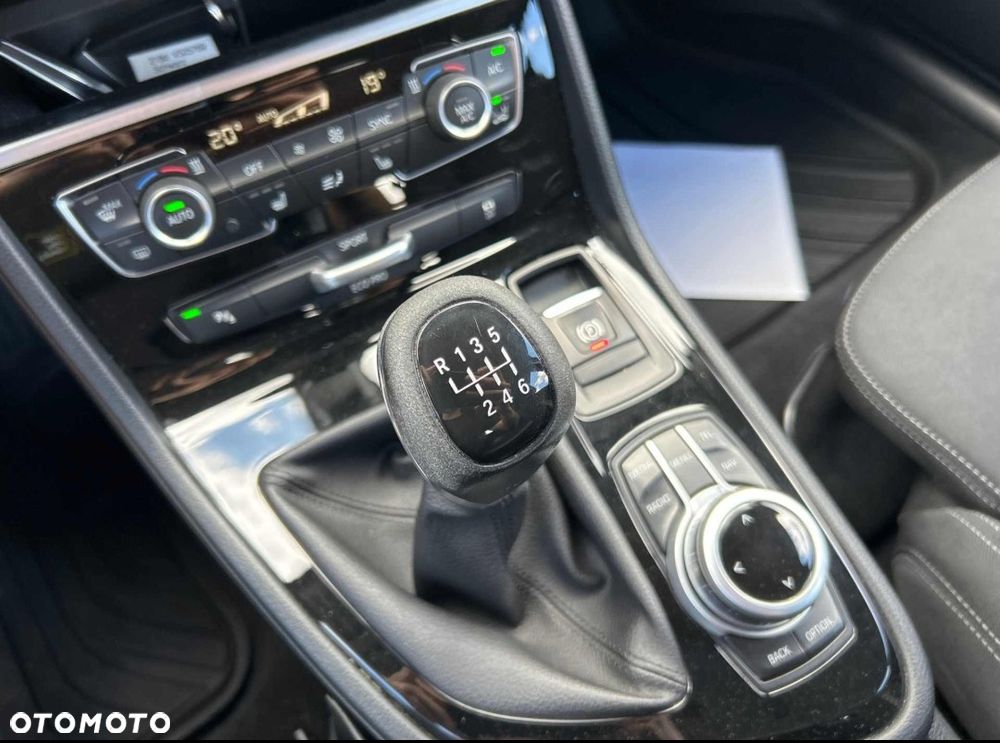 BMW Seria 2 218d Advantage - 14