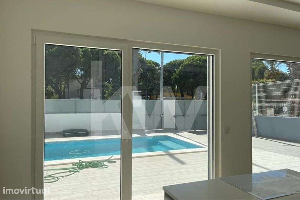 Moradia T4 + 1 com piscina  -  Costa da Caparica - Grande imagem: 2/36