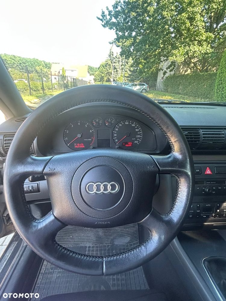 Audi A4 Limousine - 5