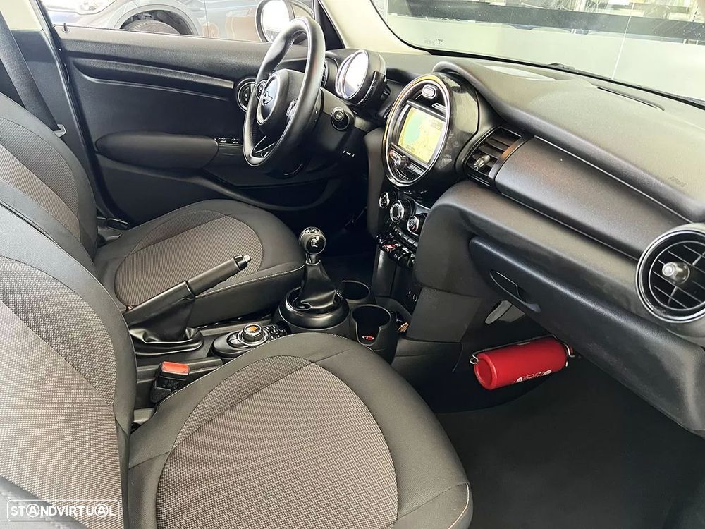 MINI 5 Portas One D - 17