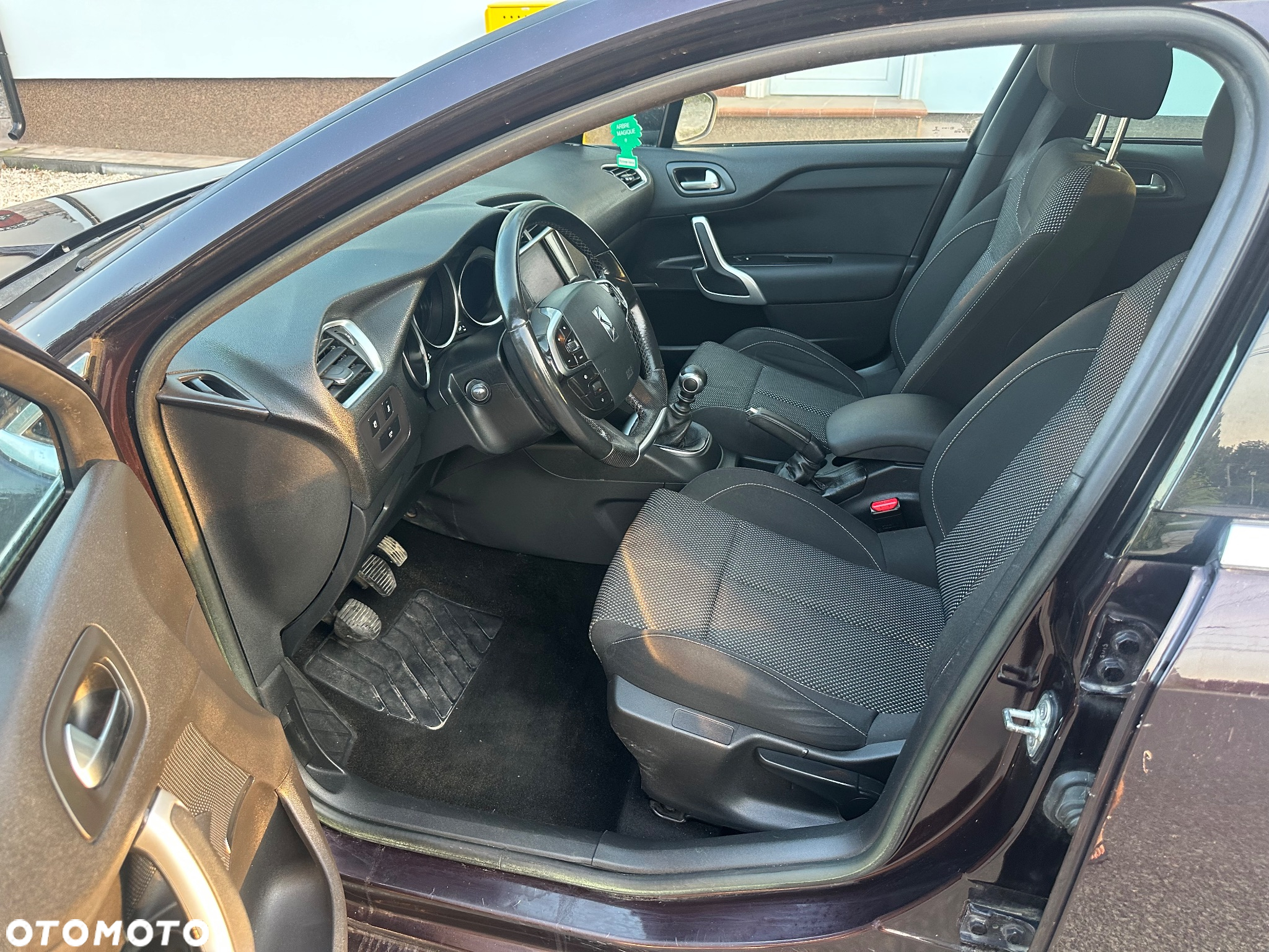 Citroën DS4 e-HDi 115 SoChic - 10