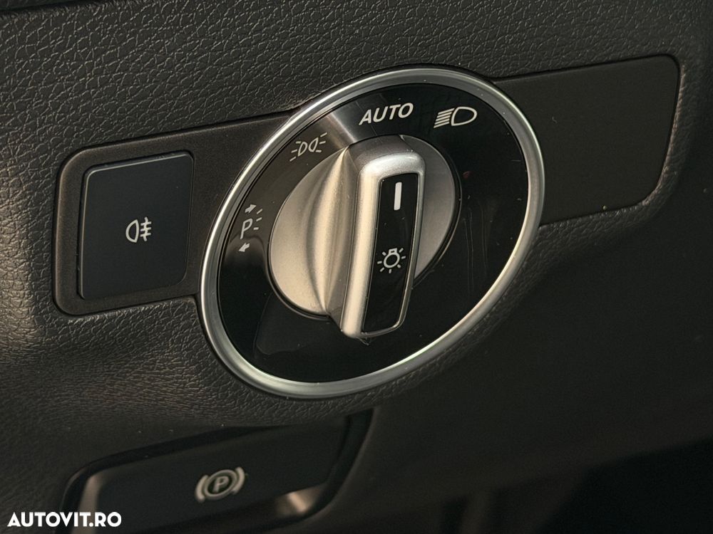 Mercedes-Benz CLA 180 d 7G-DCT - 19