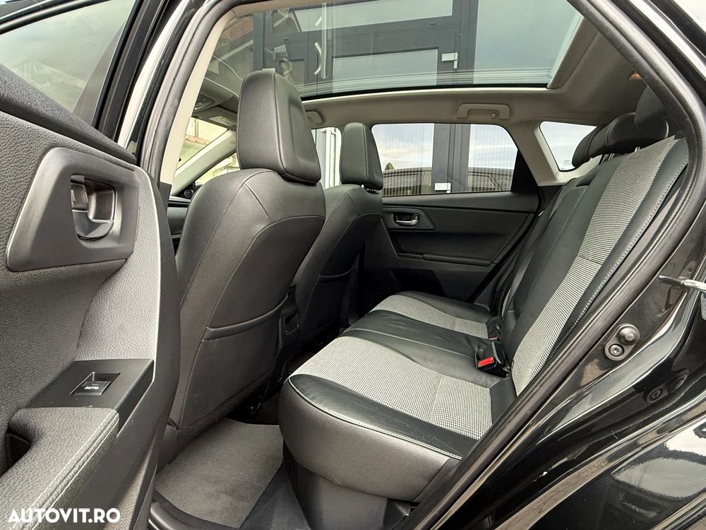 Toyota Auris 1.8 L VVT-i Hybrid Sol + - 11