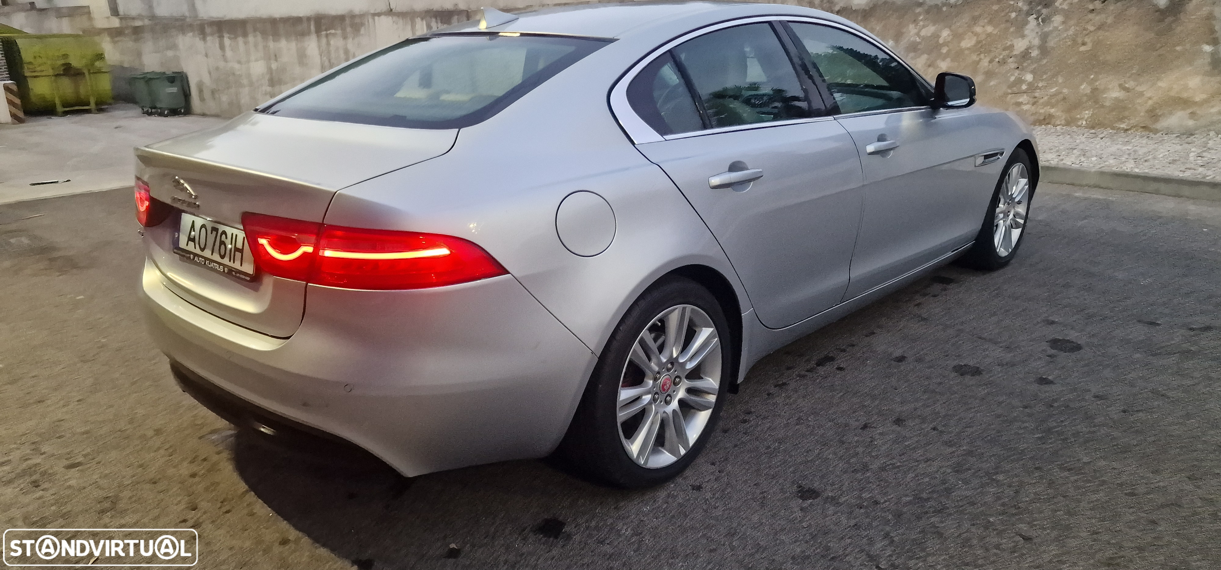 Jaguar XE 2.0 D Prestige Aut. - 7