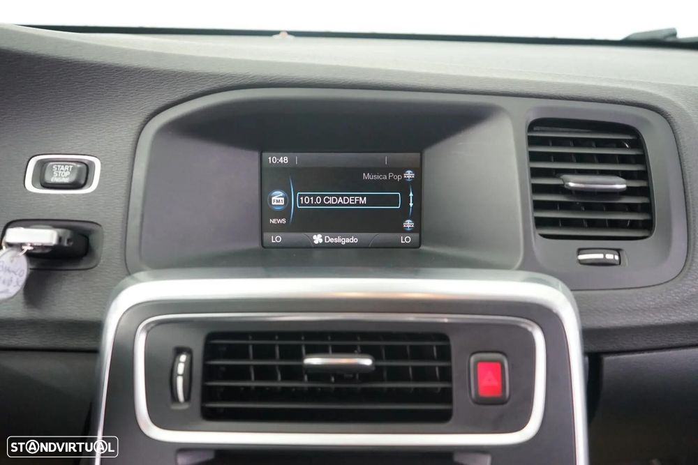 Volvo V60 1.6 D2 R-Design - 30