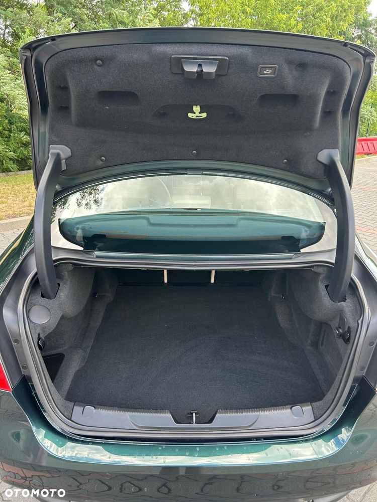 Jaguar XE 2.0 T Prestige - 13