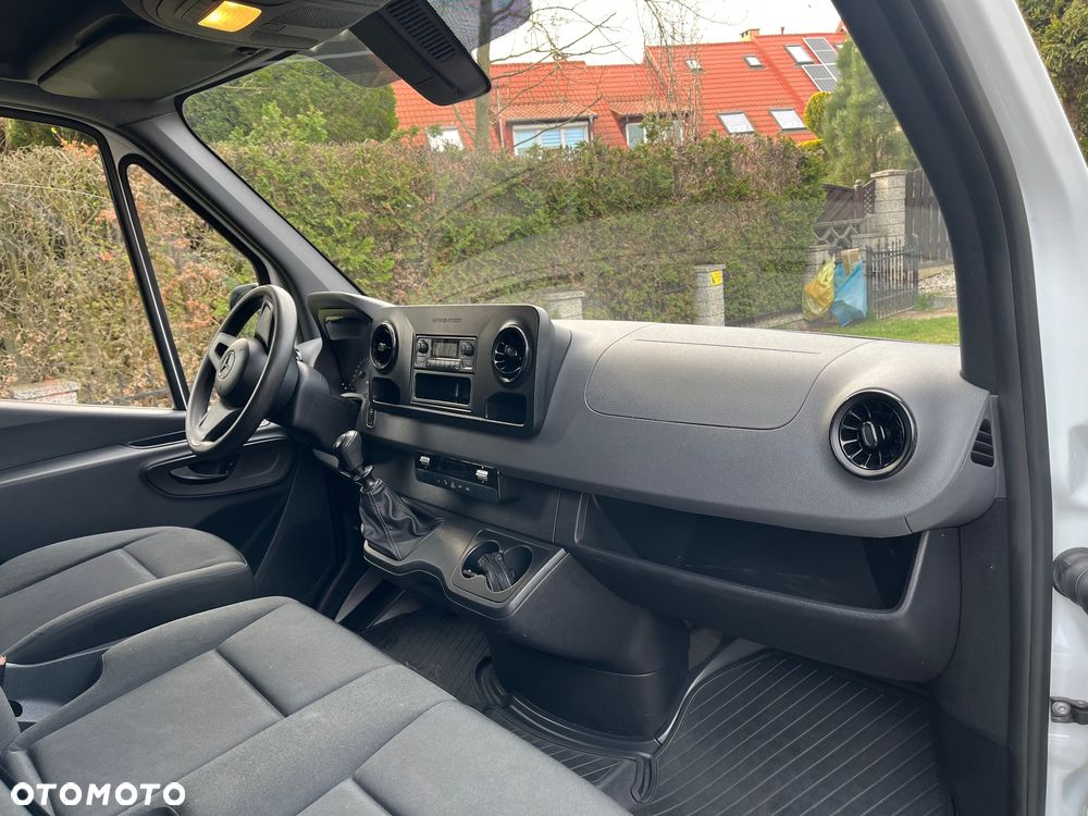 Mercedes-Benz SPRINTER - 12