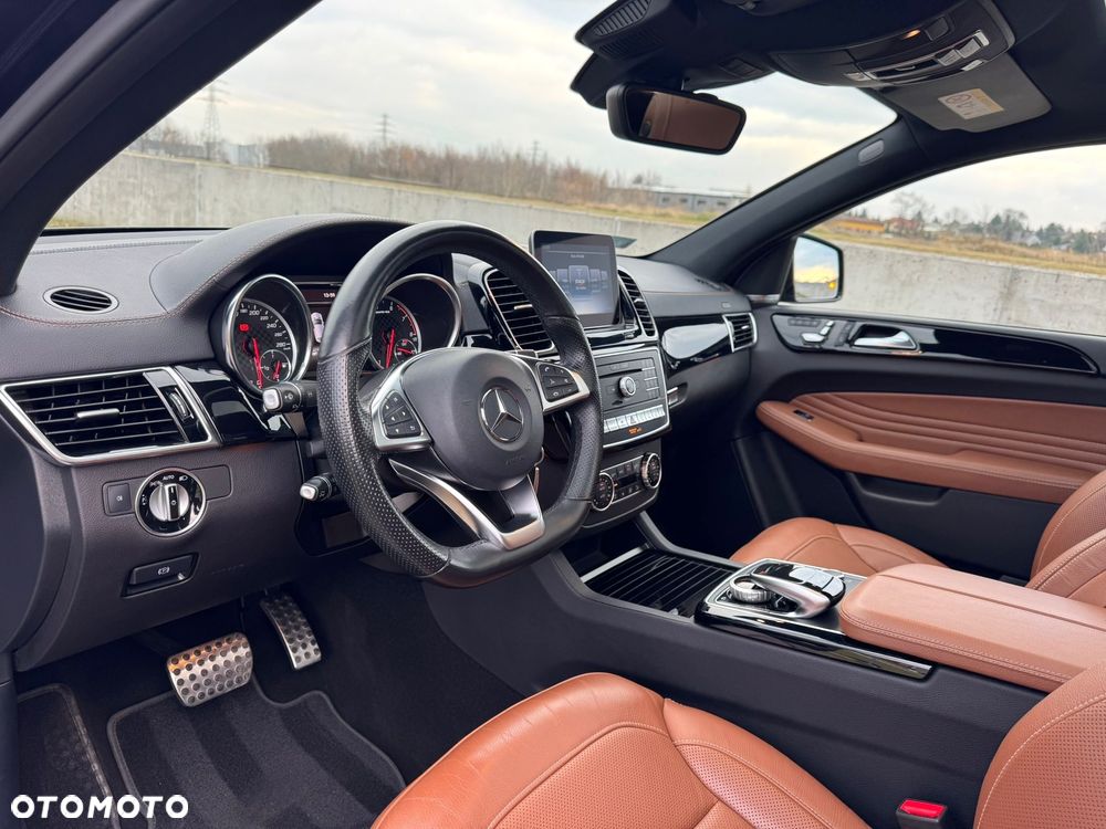 Mercedes-Benz GLE - 25