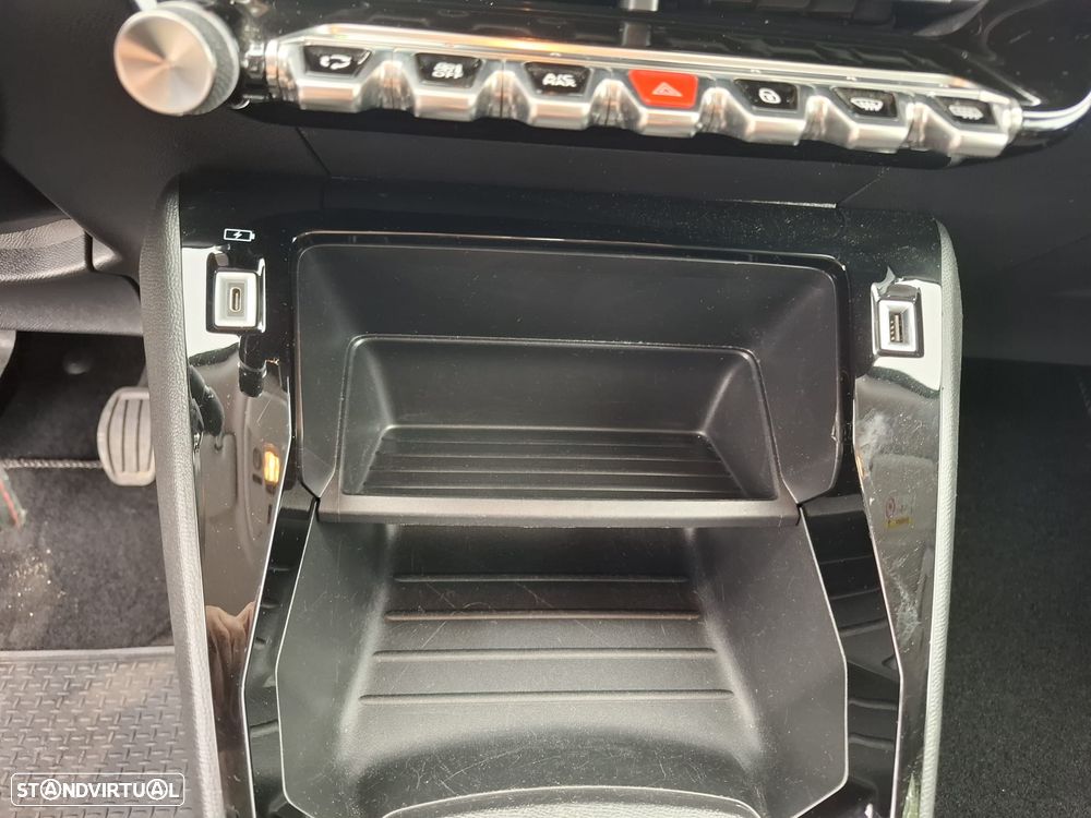 Peugeot 2008 1.2 PureTech Active Pack - 31