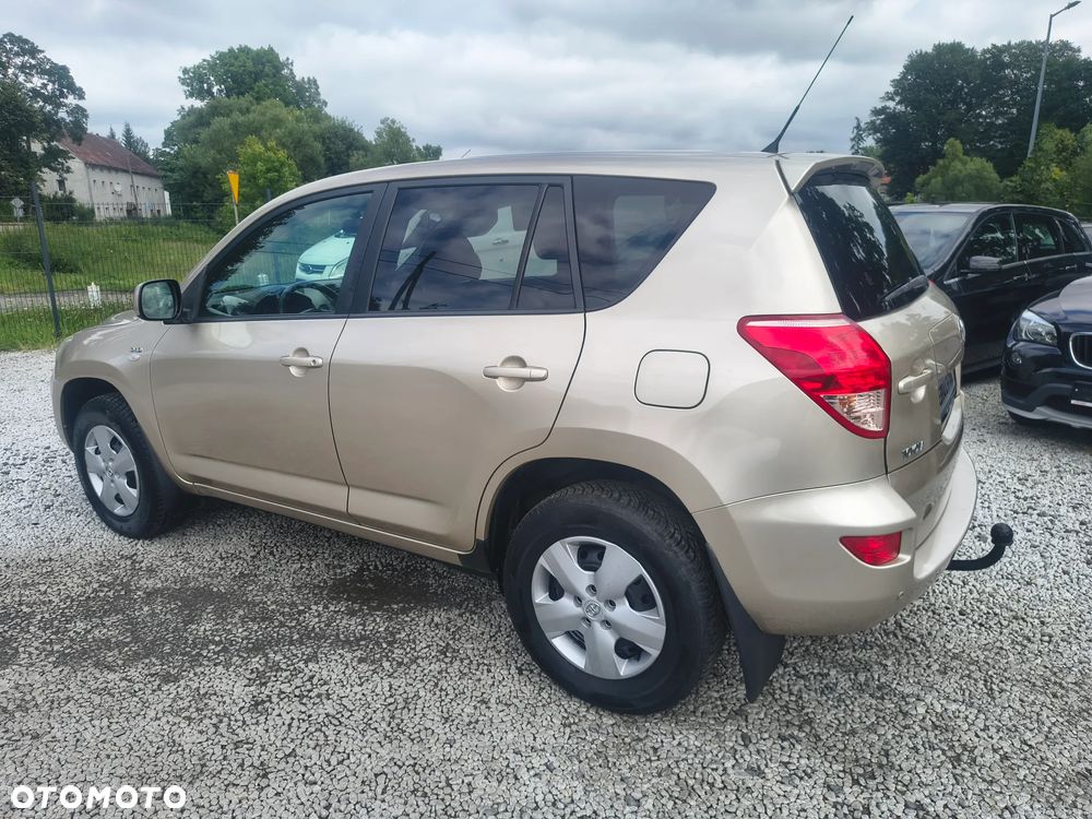 Toyota RAV4 2.2 D-4D Sol - 9