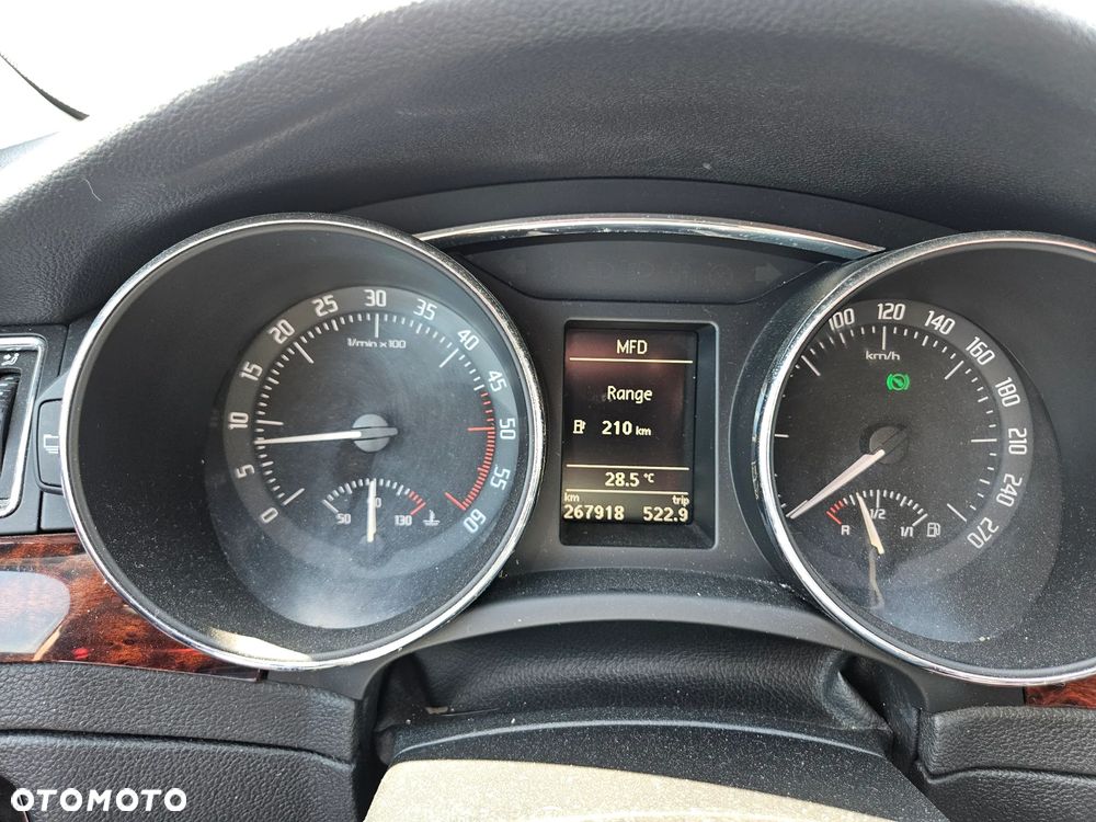 Skoda Superb 2.0 TDI Elegance DSG - 15