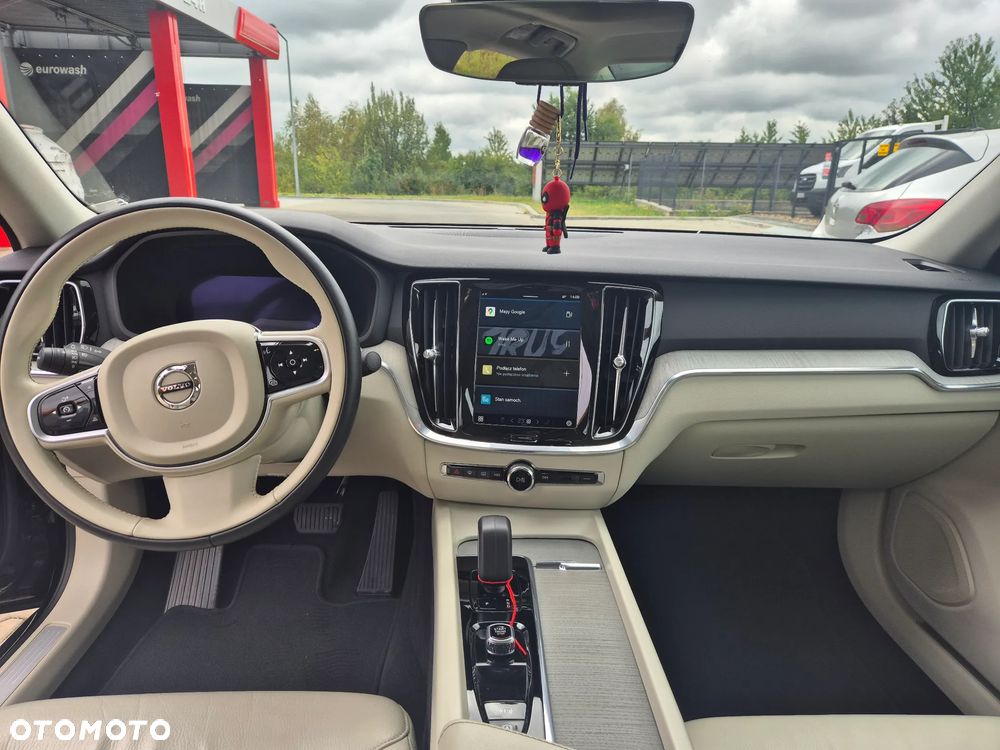 Volvo S60 B5 B AWD Plus Dark - 23
