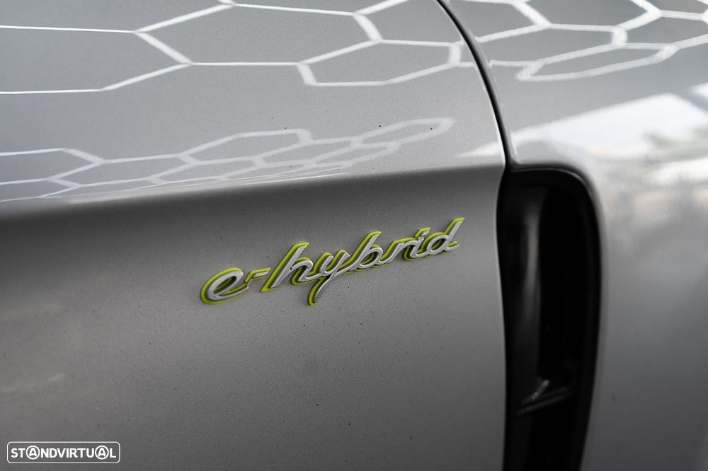 Porsche Panamera Sport Turismo 4 E-Hybrid - 16