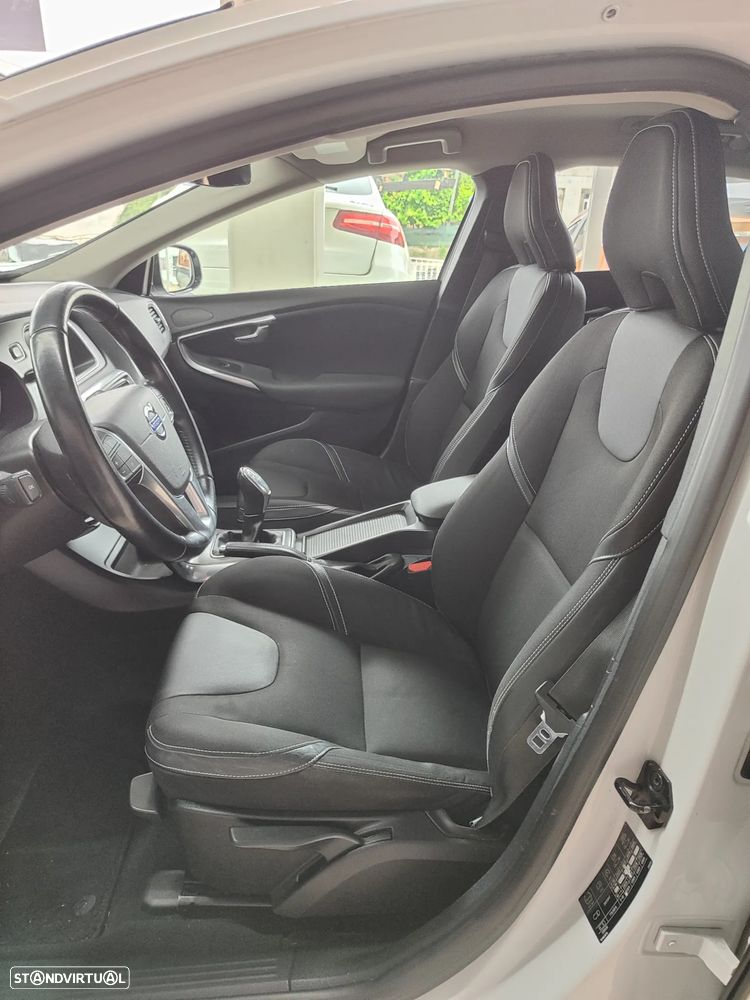Volvo V40 D2 Momentum - 16